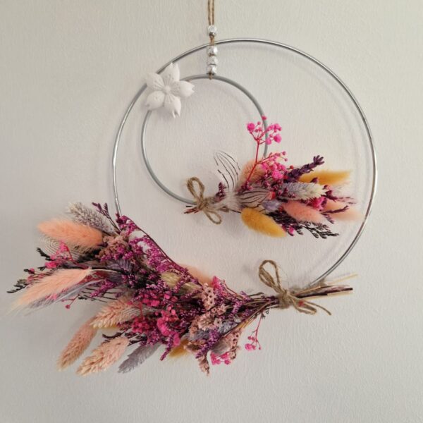 doppelter_deko_blumenring_pink_tuerkis_mit_gips_eule