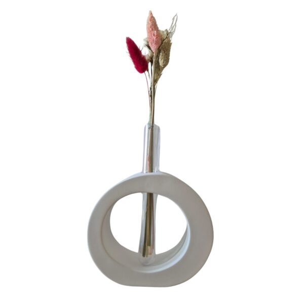 Handgemachte ovale Dekovase aus Gips mit Trockenblumen