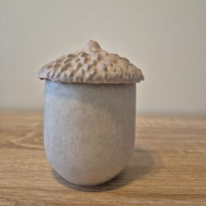 Herbstliche Deko Dose in Eichelform aus Gips mit geschlossenem Deckel