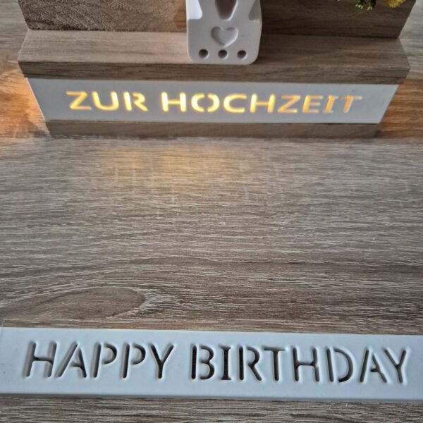 Stehender Blumenkranz Heissluftballon happy Birthday